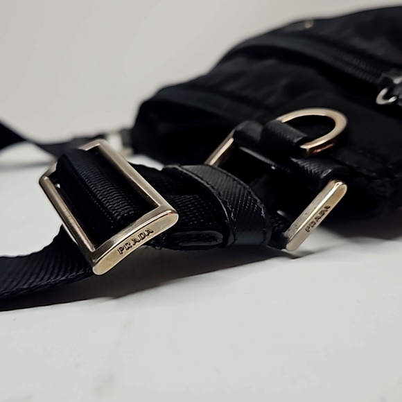Authentic Prada Crossbody Bag Unisex - Picture 4 of 16